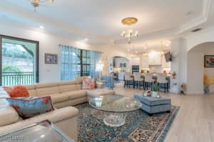 16347 Viansa Way 102, Naples