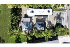 5700 Cypresswoods Resort Drive, Fort Myers, FL 33905 - MLS#226000404