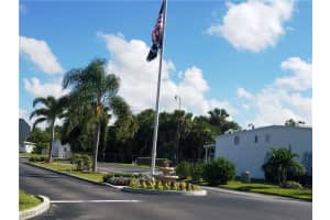 10 Jade Drive, Naples, FL 34114 - MLS#226000416