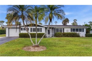169 Viking Way, Naples