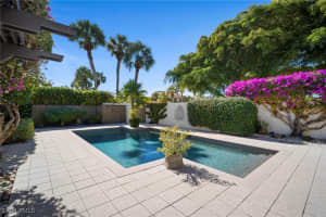 500 Tierra Mar Ln E, Naples