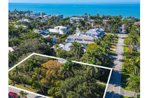 186 1st Avenue, Naples, FL 34102 - MLS#226000478