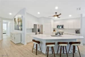 905 Carrick Bend Cir 201, Naples