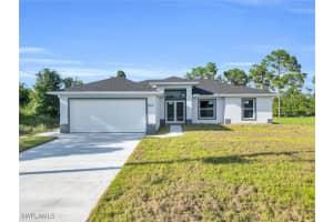 859 Chicago Street, Lehigh Acres, FL 33974 - MLS#226000604