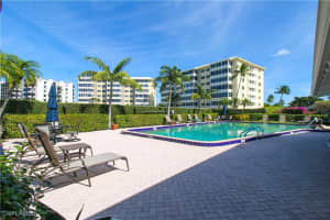 3400 Gulf Shore Blvd N B4 Naples, FL 34103 - Off Market