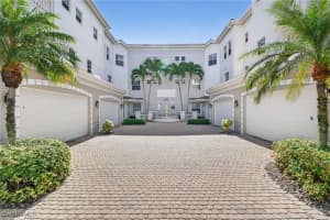 584 Avellino Isles Circle, Naples, FL 34119 - MLS#226000831