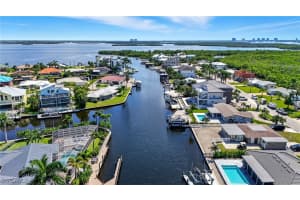 35 Fairview Boulevard, Fort Myers Beach, FL 33931 - MLS#226000867