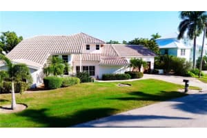 1748 Jewel Box Drive, Sanibel, FL 33957 - MLS#226000885