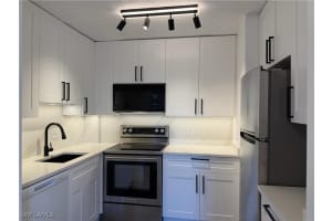 2350 1st Street, Fort Myers, FL 33901 - MLS#226000895