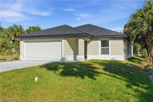 2141 Davis Street, Fort Myers, FL 33916 - MLS#226000936