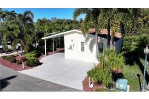 10015 Parkwood Drive, Fort Myers, FL 33905 - MLS#226001111