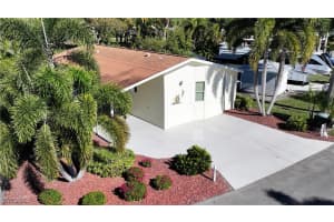 10015 Parkwood Drive, Fort Myers, FL 33905 - MLS#226001111