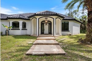 1240 Desoto Boulevard, Naples, FL 34117 - MLS#226001159