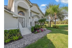6095 Pinnacle Ln 1304, Naples