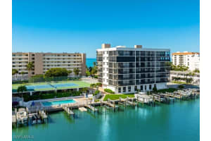 10482 Gulf Shore Dr 233, Naples