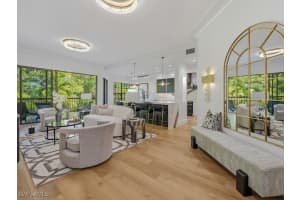 705 10th St S 202, Naples