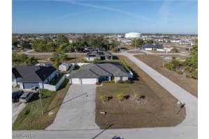 2210 9th Place, Cape Coral, FL 33993 - MLS#226001306