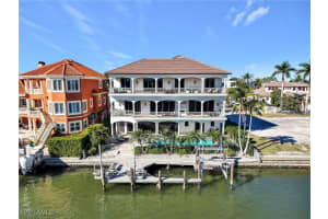 264 Bayview Ave, Naples