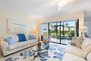 565 Beachwalk Cir T-102, Naples