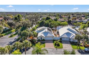 1331 Old Oak Lane, Naples, FL 34110 - MLS#226001335