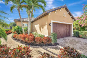 8332 Lucello Ter N, Naples