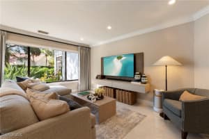 401 Courtside Drive, Naples, FL 34105 - MLS#226001342