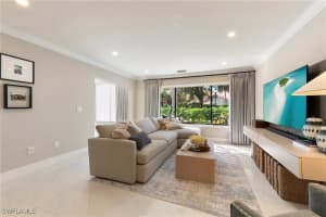 401 Courtside Drive, Naples, FL 34105 - MLS#226001342