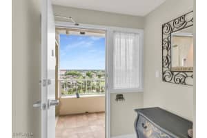 260 Seaview Court, Marco Island, FL 34145 - MLS#226001416