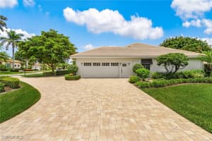 28000 Winthrop Circle, Bonita Springs, FL 34134 - MLS#226001428