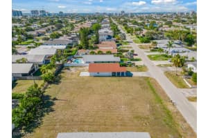 686 97th Avenue, Naples, FL 34108 - MLS#226001476