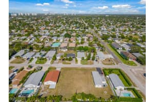 686 97th Avenue, Naples, FL 34108 - MLS#226001476