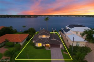 1535 Dolphin Ln Naples, FL 34102 - Off Market
