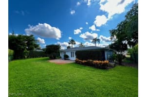 321 Burning Tree Drive, Naples, FL 34105 - MLS#226001521