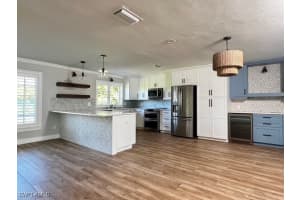 321 Burning Tree Drive, Naples, FL 34105 - MLS#226001521