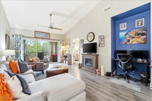 422 Valerie Way, Naples, FL 34104 - MLS#226001540