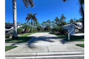 1252 Diamond Lake Circle, Naples, FL 34114 - MLS#226001599