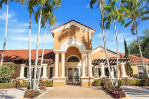 1865 Florida Club Dr 6110, Naples