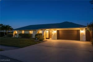 595 103rd Avenue, Naples, FL 34108 - MLS#226001663