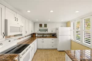 432 Teryl Road, Naples, FL 34112 - MLS#226001747