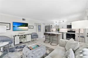 960 7th Street, Naples, FL 34102 - MLS#226001758