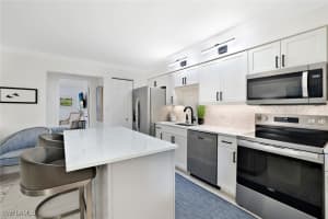 960 7th Street, Naples, FL 34102 - MLS#226001758