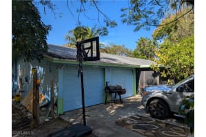 2416 Andrew Dr, Naples