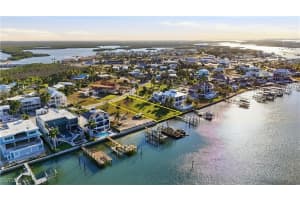 948 San Carlos Drive, Fort Myers Beach, FL 33931 - MLS#226001800