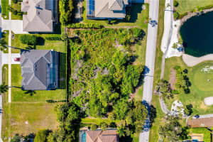 335 Hideaway Circle, Marco Island, FL 34145 - MLS#226001853