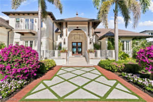 221 Aqua Court, Naples, FL 34102 - MLS#226001865