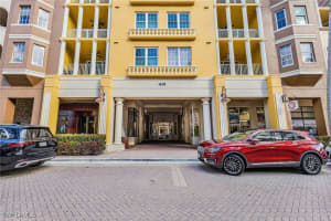 401 Bayfront Place, Naples, FL 34102 - MLS#226001917