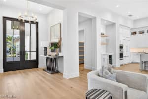 2051 Cambridge Park Drive, Naples, FL 34109 - MLS#226002032