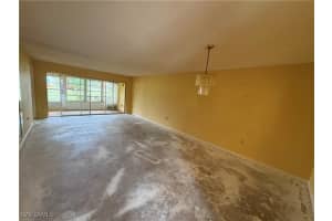 325 Charlemagne 101A, Naples, FL 34112 - MLS#226002074