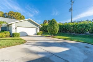 1704 Royal Circle, Naples, FL 34112 - MLS#226002101