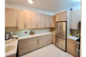 1308 Mainsail Dr 911, Naples